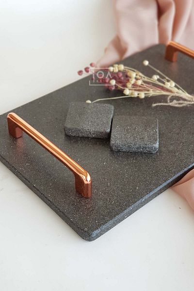 ioadesign Beste - Real Black Basalt Marble Promise / Δίσκος αρραβώνων + 2 θήκες για δαχτυλίδια - Ροζ χρυσή λαβή