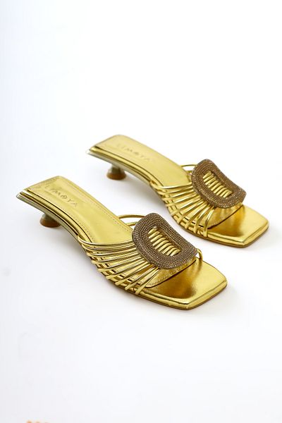 Limoya Papuci de damă eleganti Katerin din piele lacuită aurie cu detaliu de cataramă de piatră
