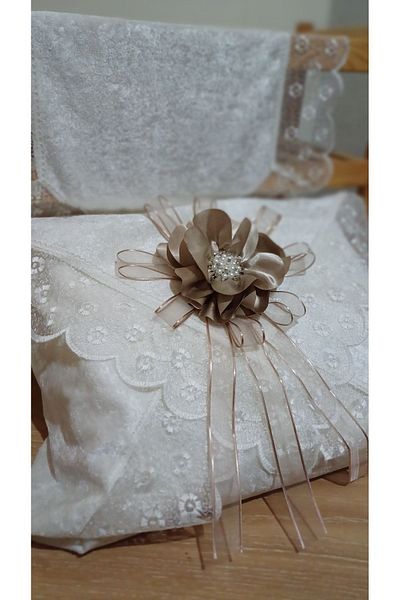 Neweste 90*90cm Velvet Bridal Groom Bundle - with Wide Lacing and Pearl Decoration for Engagement and Wedding