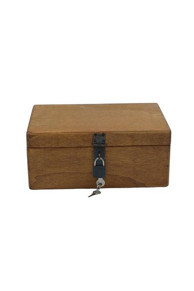 t tun's woods 24Cm x 14Cm Padlock Box