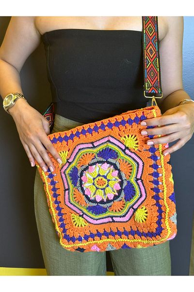 Gönülden Tasarım 35x32 cm GEANT ETNIC FEMEI - CU MANDALA TRICOTAT MANUAL SI MODEL MOTIF