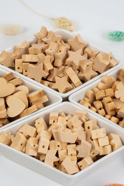 LANDOFACCESSORY 5 Pieces of Quality Raw Wooden Objects with Star Motifs - Pacifier Chain and Keychain Accessory