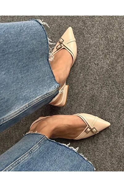 MİKANA MODA حذاء نسائي من الجلد باللون البيج - مزود بإبزيم مفتوح من الخلف