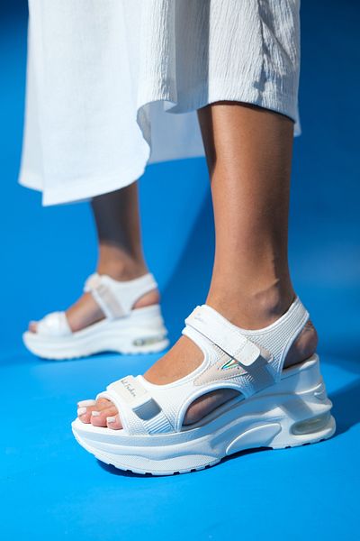 LuviShoes Sandale sport pentru femei CAROLINE alb-bej - talpă groasă și cu bretele