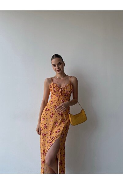 munora butik Askılı Midi Boy Göğüsü Drapeli Çiçek Desenli Yırtmaçlı Kadın Hardal Elbise