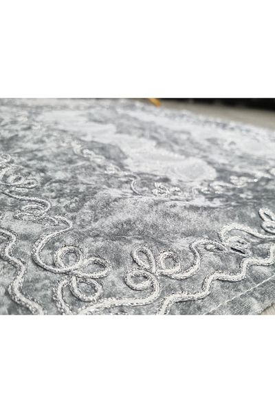Çeyiz Diyarı Verna Süzene Embroidered Velvet Prayer Rug Gray