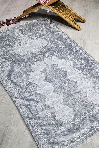 Çeyiz Diyarı Verna Süzene Embroidered Velvet Prayer Rug Gray