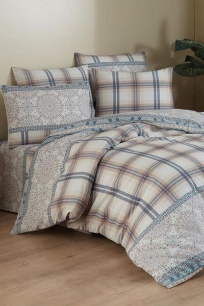 Çeyiz Diyarı طقم غطاء لحاف مزدوج من Piroska باللون البيج