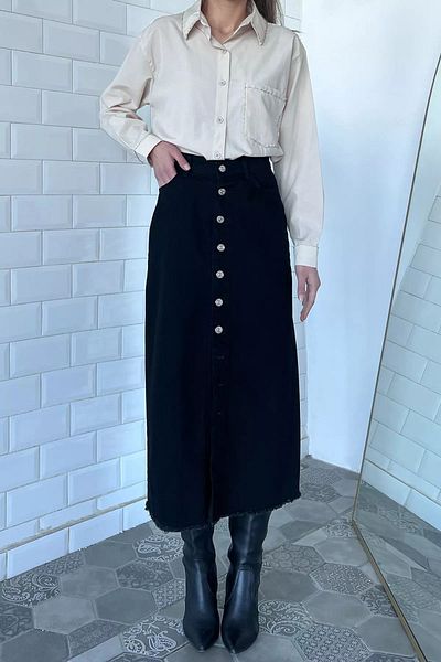 GÜLSELİ Fustă neagră cu ciucuri, detaliată cu nasturi, din jeans