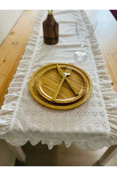 eyma home Frilly Scallop Runner