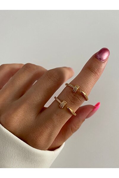 ringbox Taşlı Gold Çivi Yüzük