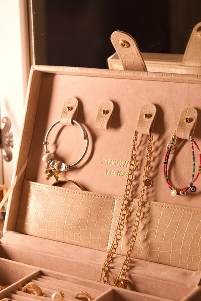 TASKUTU Leather Jewelry Box - Stylish Organizer Leather Jewelry Organizer