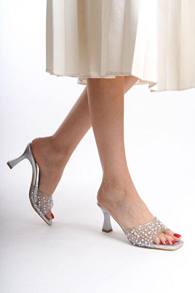 disruptor world حذاء نسائي بكعب حجري شفاف