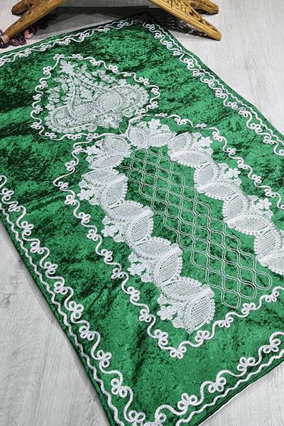 Çeyiz Diyarı سجادة صلاة مخملية مطرزة من Süzene باللون الأخضر الزمردي