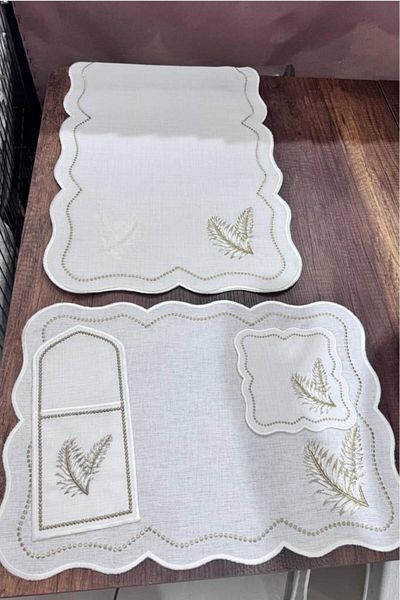 Çeyiz Diyarı Set de servicii american brodat din in viktorian din 19 piese - auriu