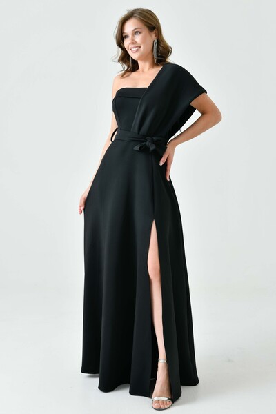 barış sülün lovebox Dámské elastické potápěčské textilie s detailním rozparkem na jednom rameni, maxi černé večerní šaty582754