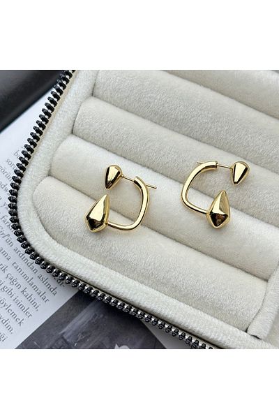 DS DİAMONDSHOP EARRING TRIANGLE MODEL NEW SEASON ÇKP-202405122