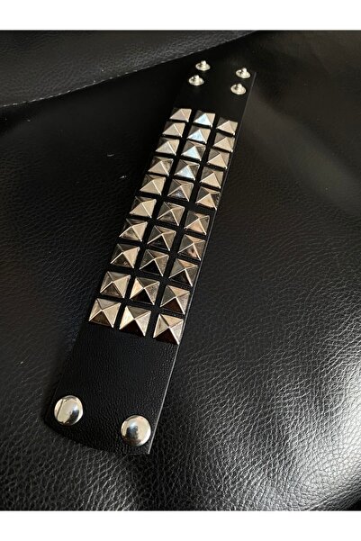 Aksabeltchokers 4.cm Üç Sıralı Piramit Gothic Metalci Bileklik 20.cm