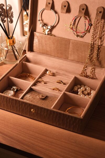 TASKUTU Leather Jewelry Box - Stylish Organizer Leather Jewelry Organizer