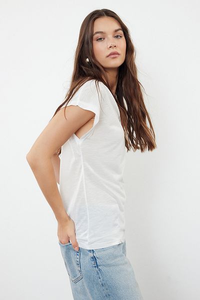 Trendyol Collection White V-Neck Relaxed/Comfortable Fit Knitted T-Shirt TWOSS24TS00284