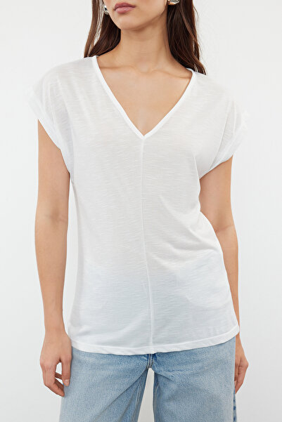 Trendyol Collection White V-Neck Relaxed/Comfortable Fit Knitted T-Shirt TWOSS24TS00284