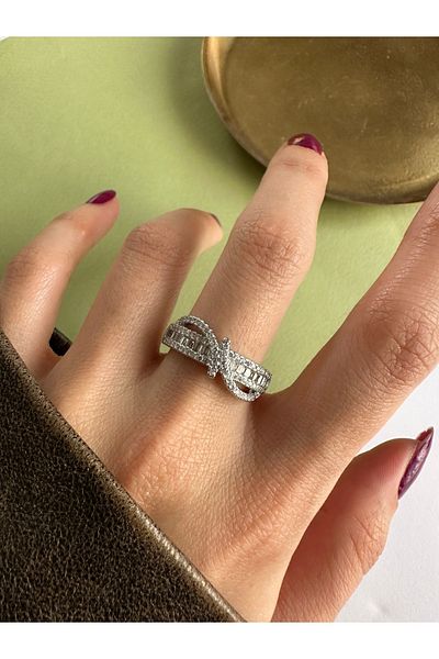 ringbox Silver Colored Jewelled Curved Ring