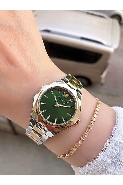 Homies Women's Wristwatch and Bracelet Set