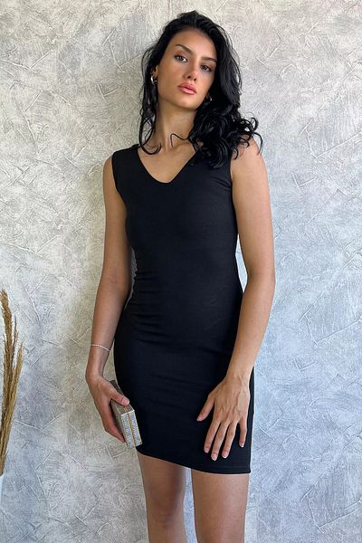GÜLSELİ Βραδινό φόρεμα μαύρο Lycra με λαιμόκοψη