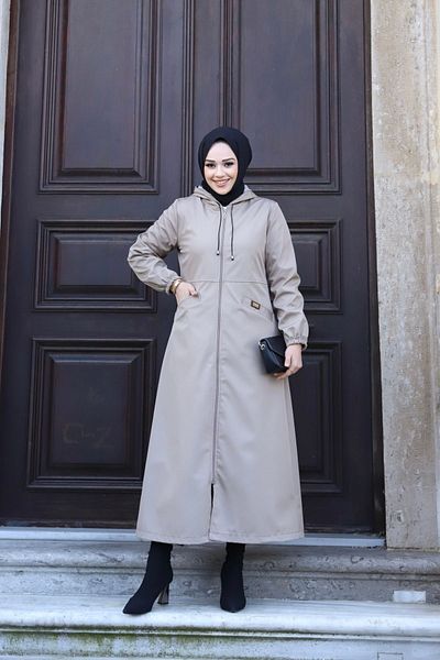 Vibeys Collection Μπεζ ριγέ γυναικεία μακριά καμπαρντίνα με μπροστινές τσέπες και αυτοφόδωση αδιάβροχη