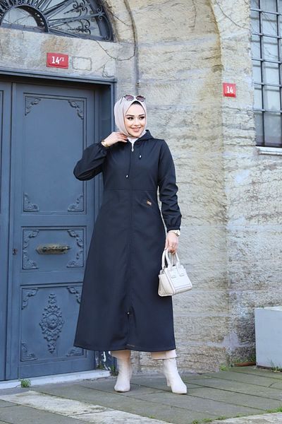 Vibeys Collection Μαύρη ριγέ γυναικεία μακριά καμπαρντίνα με μπροστινές τσέπες και αυτοεπένδυση αδιάβροχη