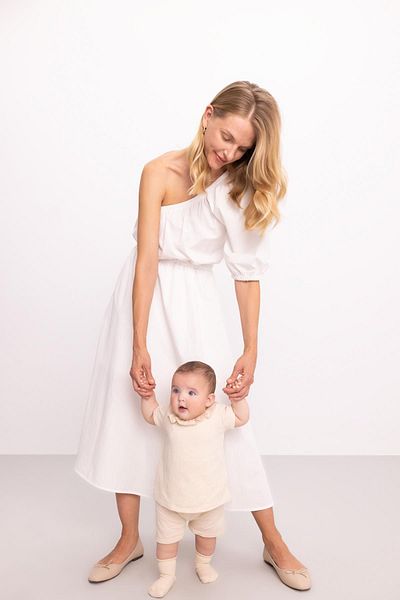 DeFacto Kurzärmliges Rüschenblusen- und Shorts-Set für Babys, Mädchen, 2-teilig – C5085a524sm