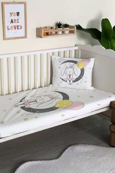Evmila Rabbit Sitting on the Moon Patterned Velvet Decorative Baby Crib Cover