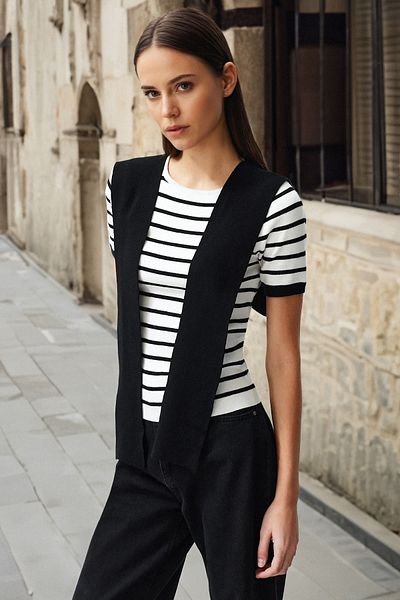 Trendyol Collection White Striped Detachable Sailor Collar Detailed T-Shirt Look Knitwear Sweater TWOSS24KZ00019