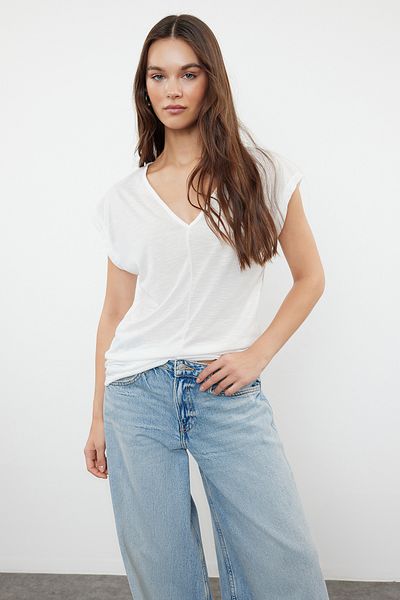 Trendyol Collection White V-Neck Relaxed/Comfortable Fit Knitted T-Shirt TWOSS24TS00284
