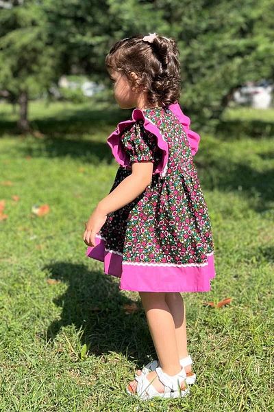 Bertuğ Bebek Rochie pentru fetiță din popelin floral cu volane, cu detaliu în piatră de apă