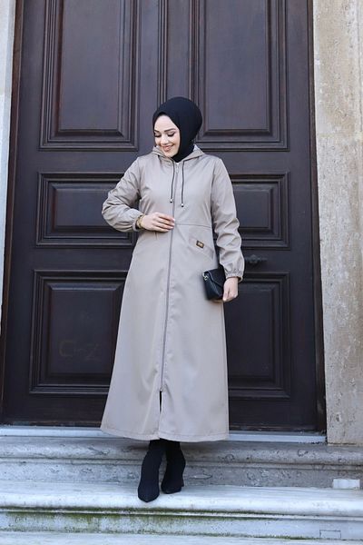 Vibeys Collection Μπεζ ριγέ γυναικεία μακριά καμπαρντίνα με μπροστινές τσέπες και αυτοφόδωση αδιάβροχη