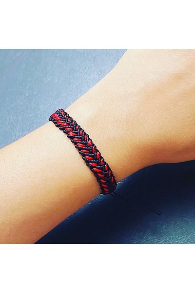 ZDTHandmade Ivy model black-red handmade macrame bracelet