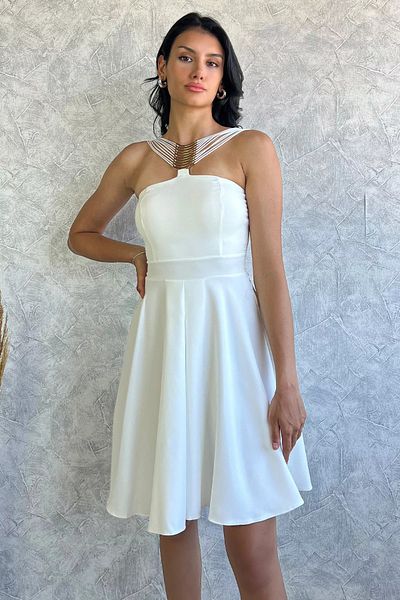 GÜLSELİ فستان سهرة بإبزيم معدني كريمي واسع