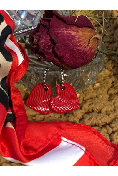 Leerybee أقراط قلب مضادة للحساسية باللون الأحمر اللامع