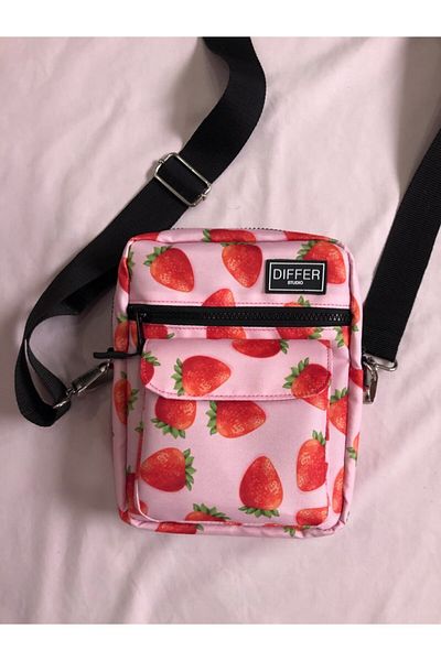 Differ Women's Studio Strawberry Patterned Black Shoulder Crossbody Bag