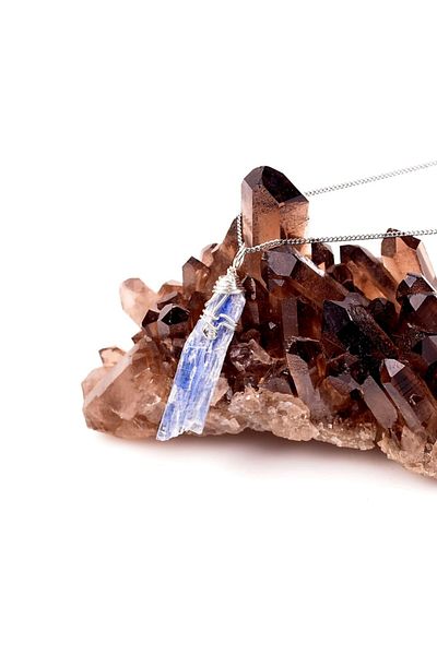 Taş Sandığı Blue Kyanite Stone Necklace - Wire Wrapped