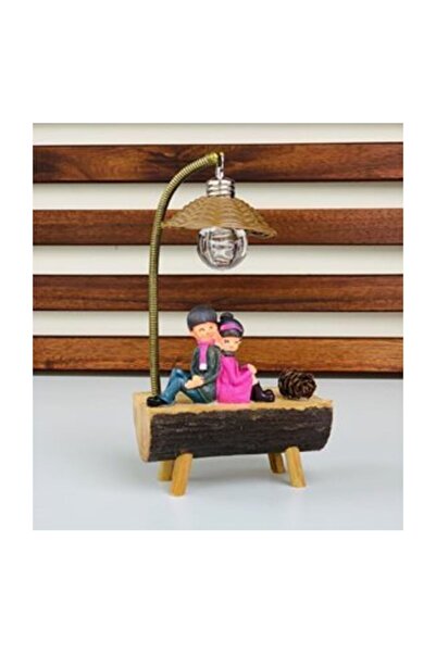 hediyesahibi Sokak Lambası Altında Sırt Sırta Oturan Işıklı Romantik Sevgili ...