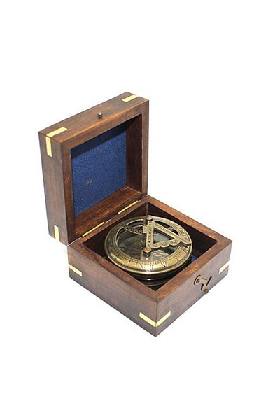 Hediye Sahibi Brass Antique Magnifying Pocket Compass with Wooden Box 7 X 4 Cm