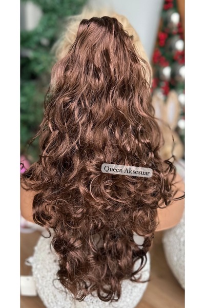 Queen Nelly Yoğun kıvırcık bukleli dalgalı postiş takma saç peruklu sentetik toka çikolatalı kahverengi