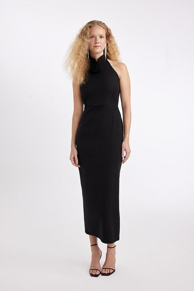 DeFacto Figurbetontes, körperbetontes, ärmelloses Maxi-Abendkleid mit Neckholder und Ausschnitt D3270axns