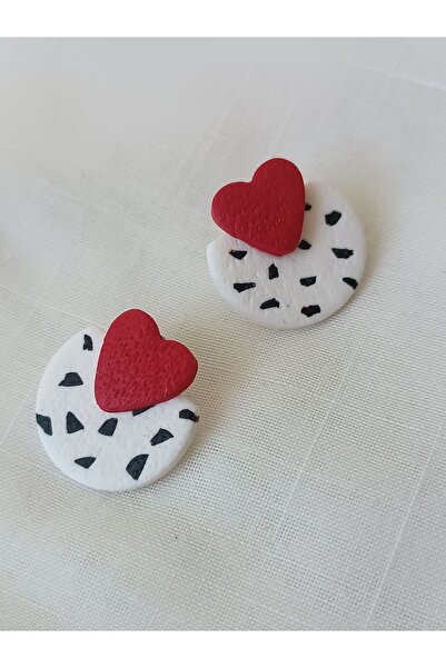La fee aksesuar ÇELİK KÜPE APARATLI - KIRMIZI KALP & SİYAH DALMAÇYA DESEN POLİMER KİL KÜPE