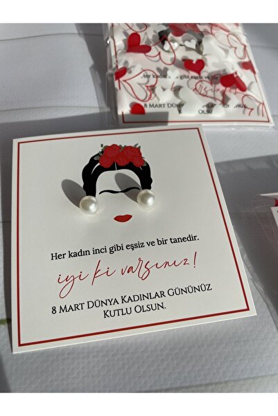 eylülün etiket fabrikası Küpe Seti / 8 Mart Dünya Kadınlar Günü Temalı - 10 Çift Inci Küpe