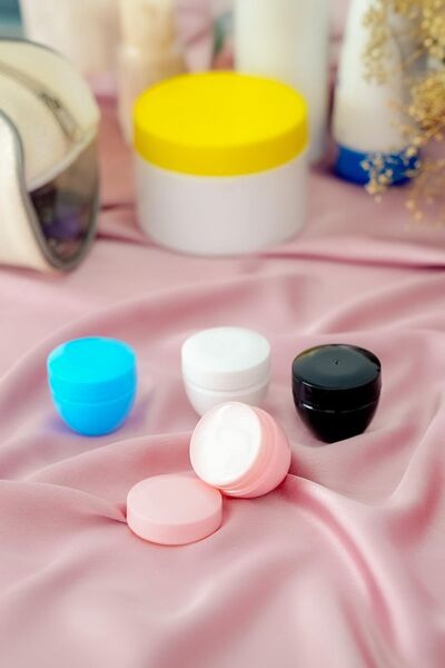 Hayveys Portable Cream Lotion Refill Box - 4 Colorful Lids, Cosmetic Travel Set