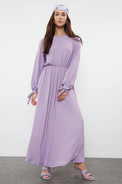 Trendyol Modest Strukturiertes und gewickeltes lila Strickkleid – mit Bindedetail, TCTSS24EB00269