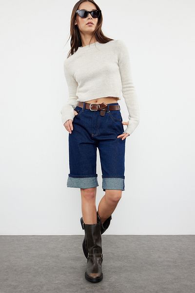 Trendyol Collection Pulover crop de tricotaje de culoare piatră cu textura moale - TWOAW23KZ00730